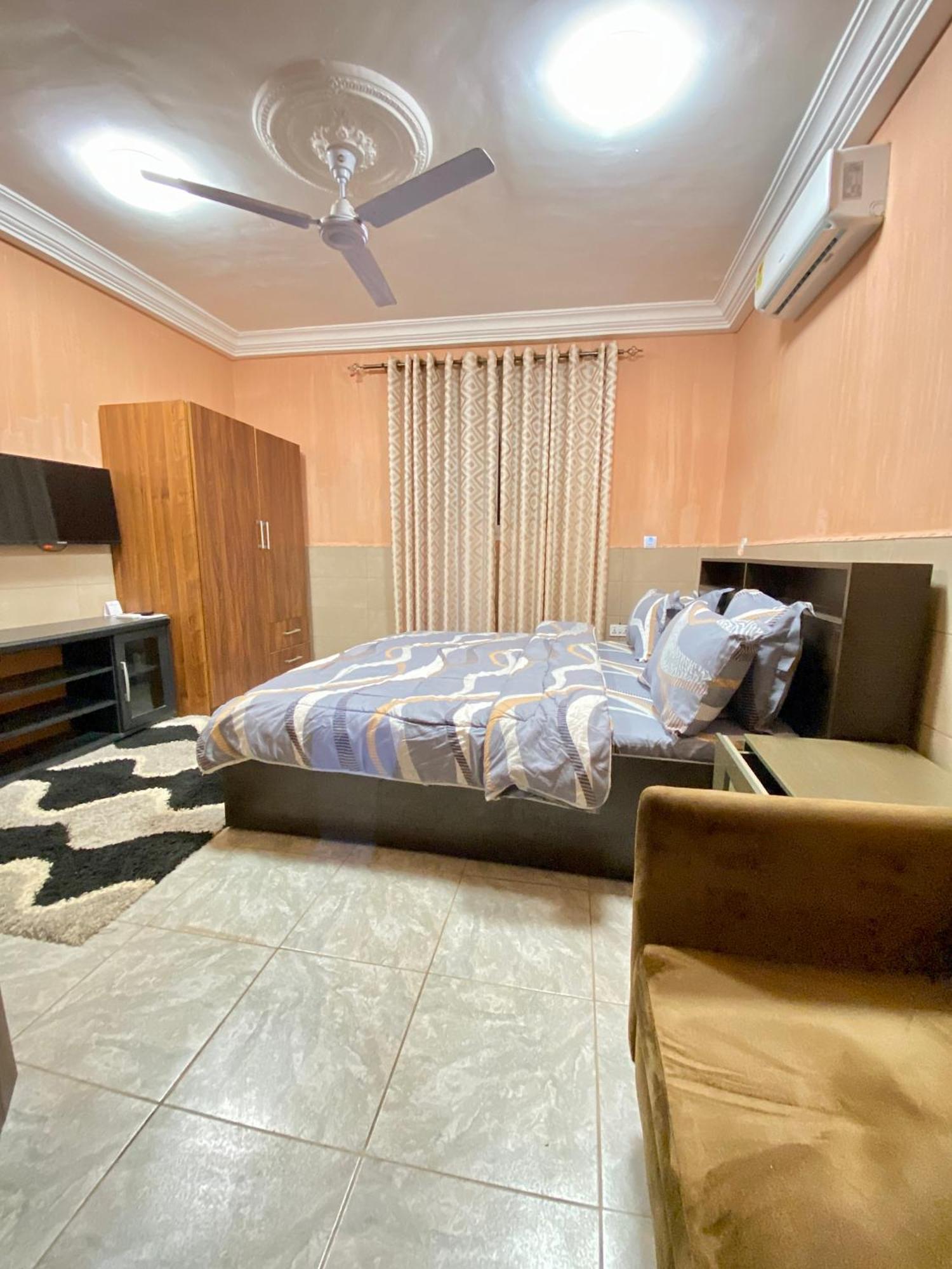Bays Boutique Apartment Accra Exteriör bild