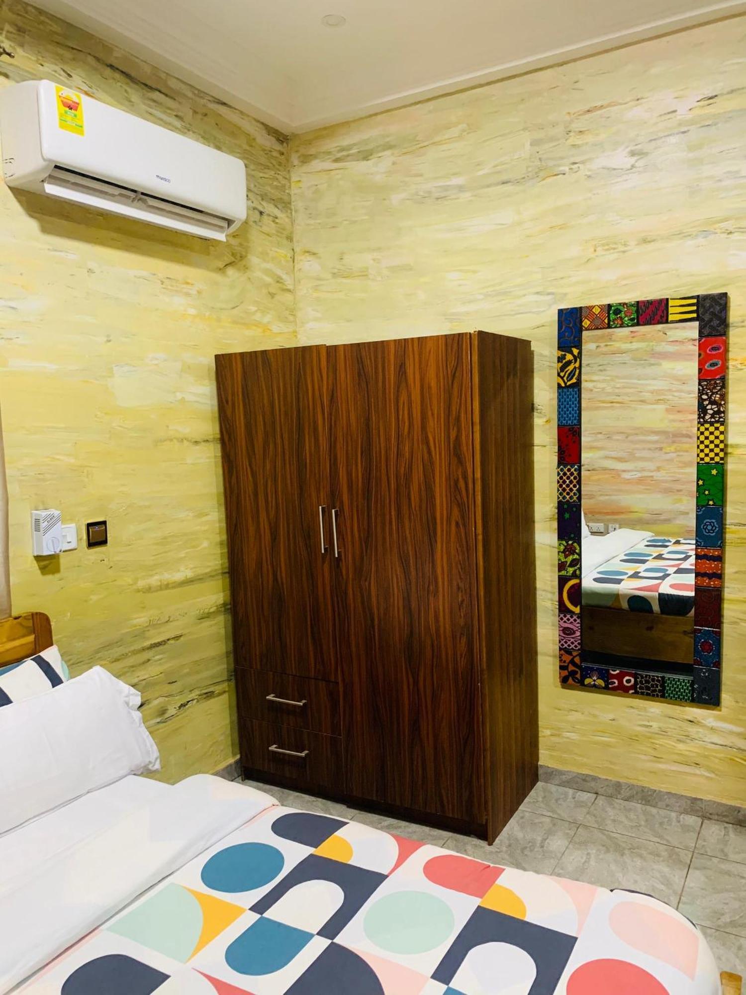Bays Boutique Apartment Accra Exteriör bild